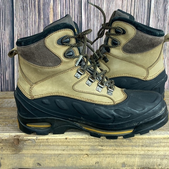 Columbia Men’s Bugabootoo- Size 9 - Picture 6 of 10